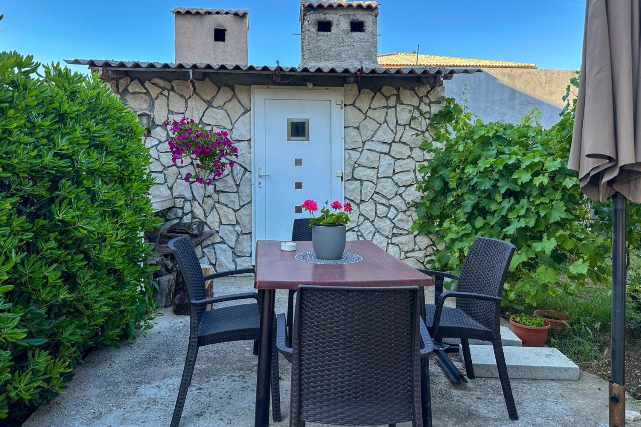 Apartments With A Parking Space Povljana, Pag - 6298 Exterior foto